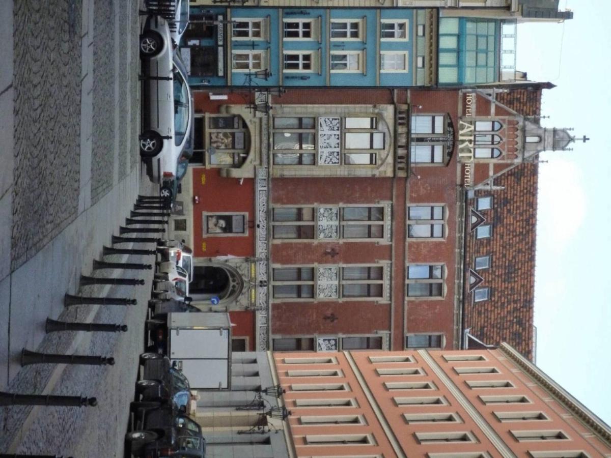 Academus Pub & Guest House Wroclaw Ngoại thất bức ảnh