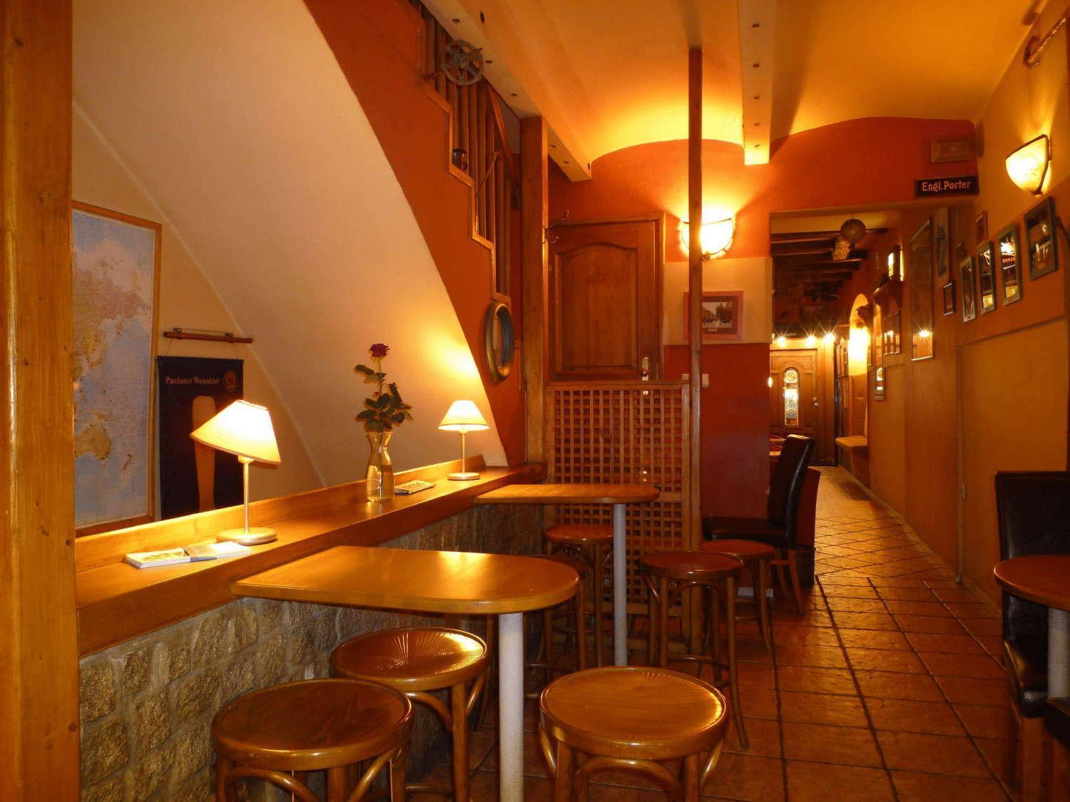 Academus Pub & Guest House Wroclaw Ngoại thất bức ảnh