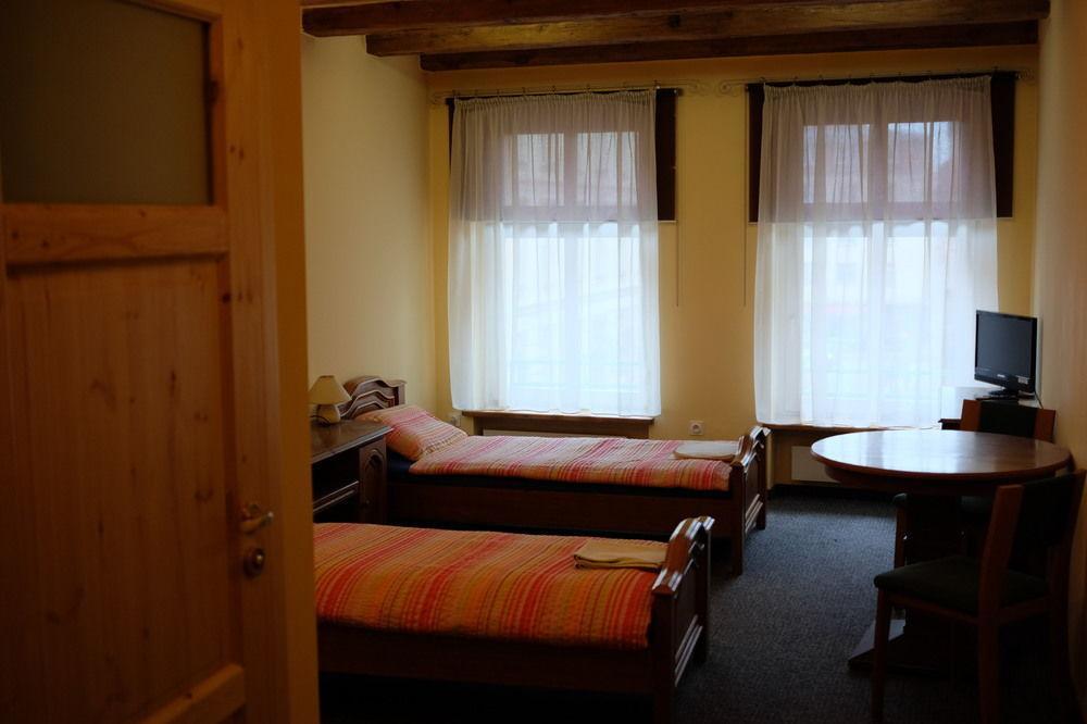 Academus Pub & Guest House Wroclaw Ngoại thất bức ảnh