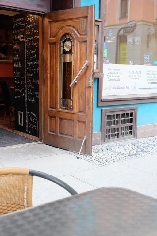 Academus Pub & Guest House Wroclaw Ngoại thất bức ảnh