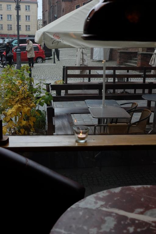 Academus Pub & Guest House Wroclaw Ngoại thất bức ảnh