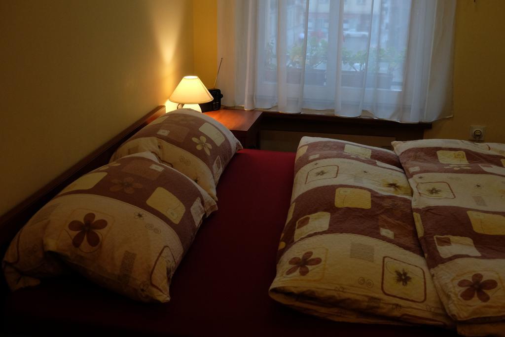 Academus Pub & Guest House Wroclaw Ngoại thất bức ảnh