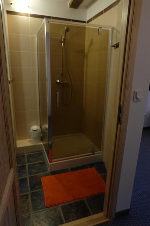 Academus Pub & Guest House Wroclaw Ngoại thất bức ảnh