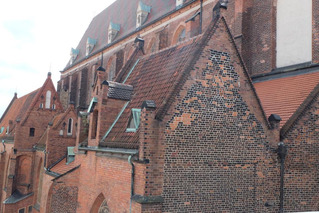 Academus Pub & Guest House Wroclaw Ngoại thất bức ảnh