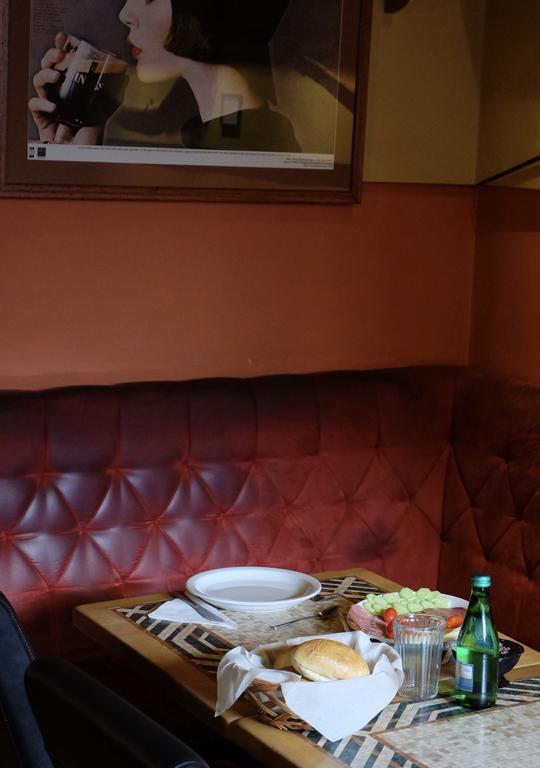 Academus Pub & Guest House Wroclaw Ngoại thất bức ảnh